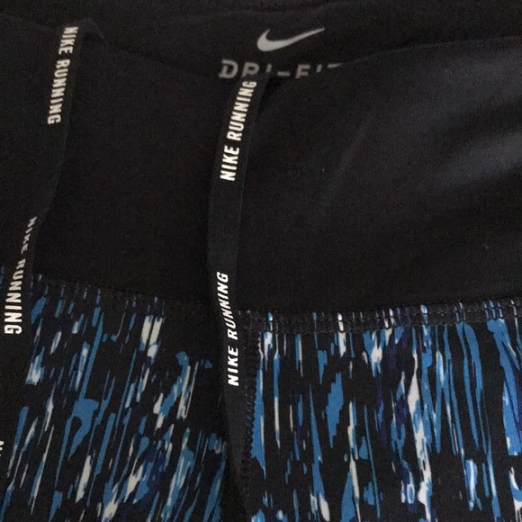 Nike cropped blue black and white leggings - Picture 3 of 5